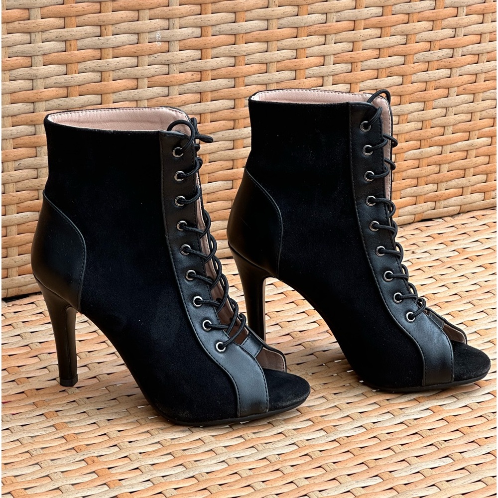 Elegant Suede/Leather Laced up High Heels